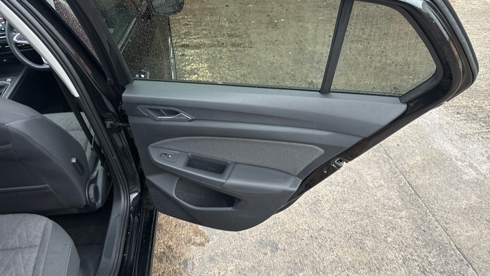 Used Volkswagen Golf 2024 for sale - 76873495: Photo 31