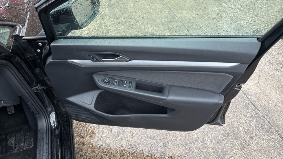 Used Volkswagen Golf 2024 for sale - 76873495: Photo 32