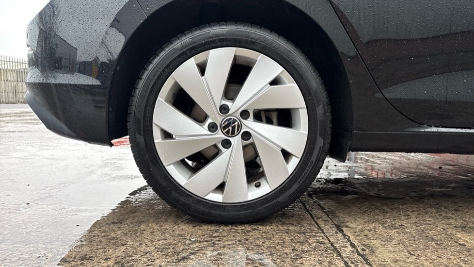 Used Volkswagen Golf 2024 for sale - 76873495: Photo 5