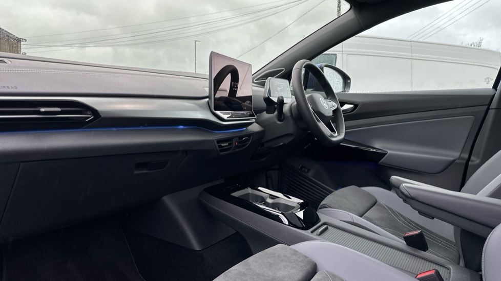 Used Volkswagen ID.5 2025 for sale - 76927849: Photo 2