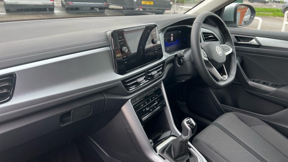 Used Volkswagen T-Roc 2024 for sale - 76873486: Photo 2