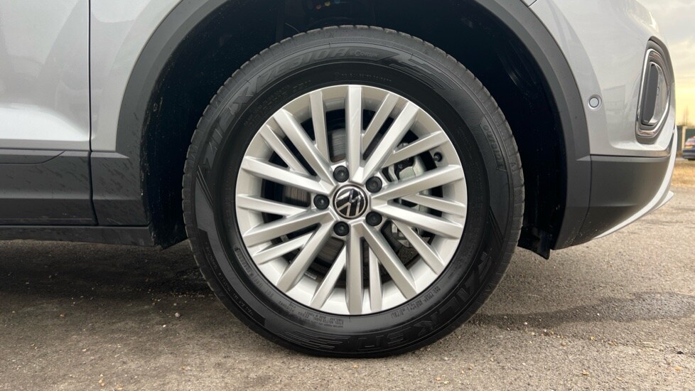 Used Volkswagen T-Roc 2024 for sale - 76873486: Photo 20