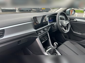 Used Volkswagen T-Roc 2024 for sale - 76873486: Photo