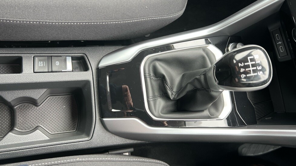 Used Volkswagen T-Roc 2024 for sale - 76873486: Photo 34