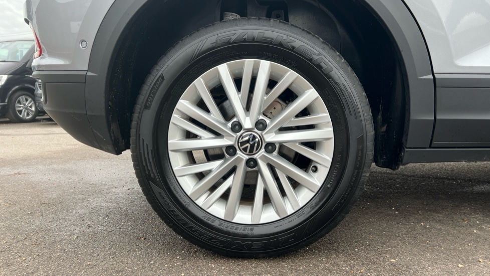 Used Volkswagen T-Roc 2024 for sale - 76873486: Photo 5