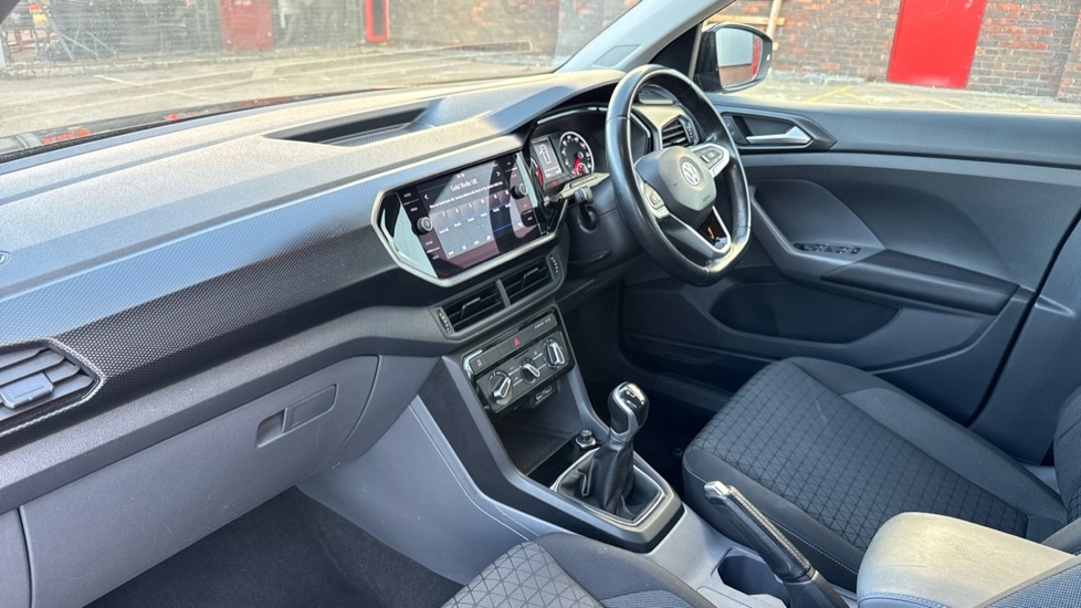 Used Volkswagen T-Cross 2019 for sale - 76684195: Photo 2