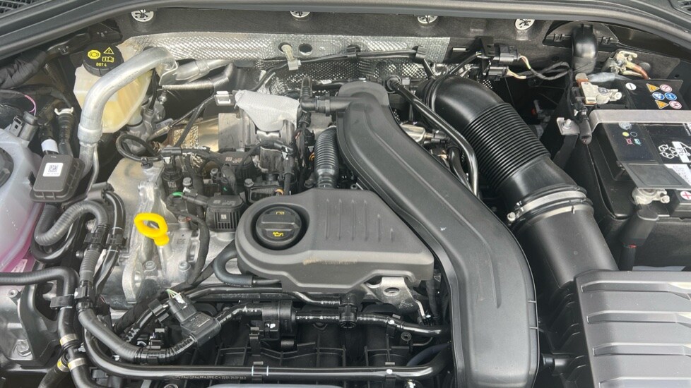 Used Volkswagen T-Roc 2025 for sale - 76873358: Photo 17