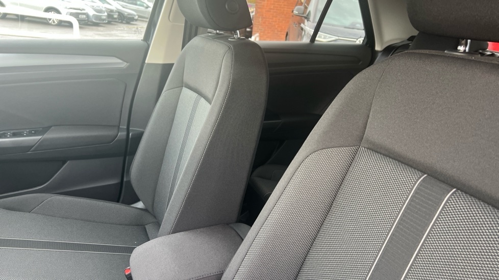 Used Volkswagen T-Roc 2025 for sale - 76873358: Photo 21