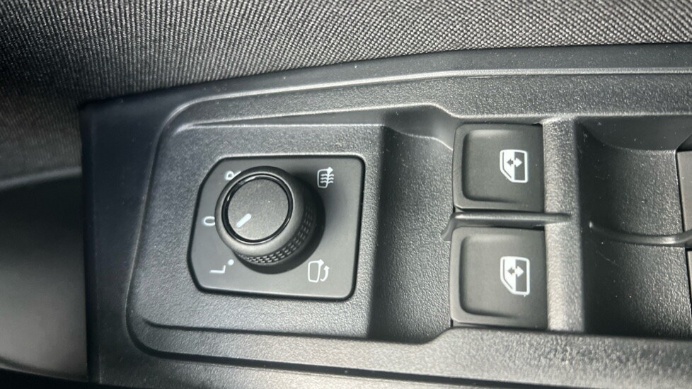 Used Volkswagen T-Roc 2025 for sale - 76873358: Photo 29