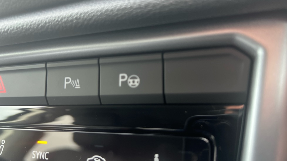 Used Volkswagen T-Roc 2025 for sale - 76873358: Photo 39