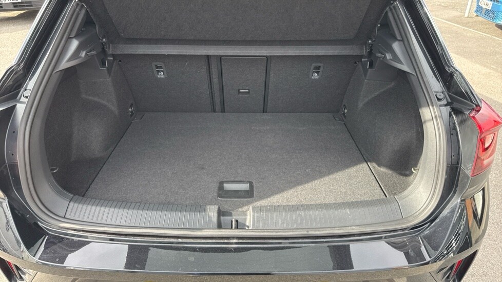 Used Volkswagen T-Roc 2024 for sale - 76007840: Photo 16