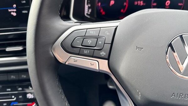 Used Volkswagen T-Roc 2024 for sale - 76007840: Photo 31