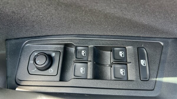 Used Volkswagen T-Roc 2025 for sale - 75484451: Photo 27