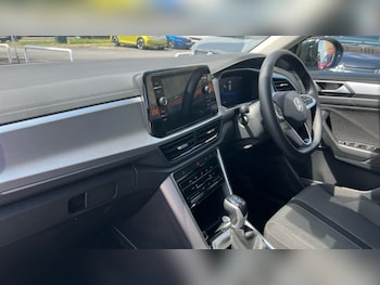 Used Volkswagen T-Roc 2025 for sale - 75484451: Photo