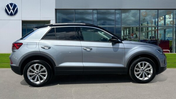Used Volkswagen T-Roc 2025 for sale - 75484451: Photo 4