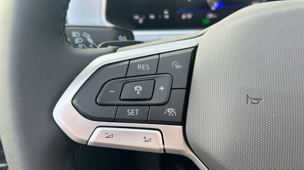 Used Volkswagen T-Roc 2025 for sale - 75484467: Photo 32