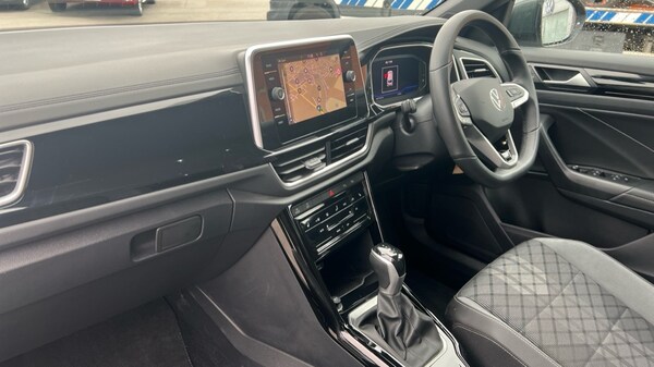 Used Volkswagen T-Roc 2025 for sale - 75484456: Photo 2