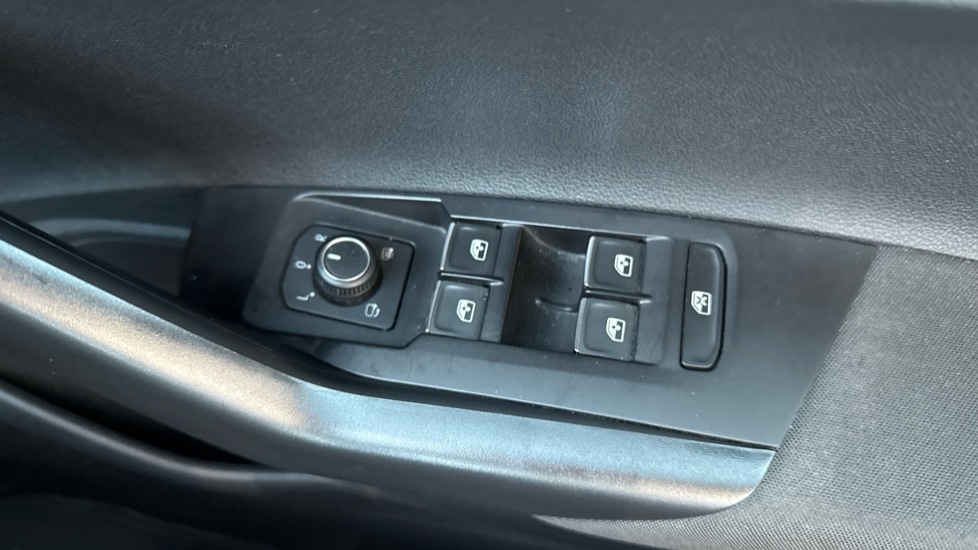 Used Volkswagen Polo 2019 for sale - 77004943: Photo 32