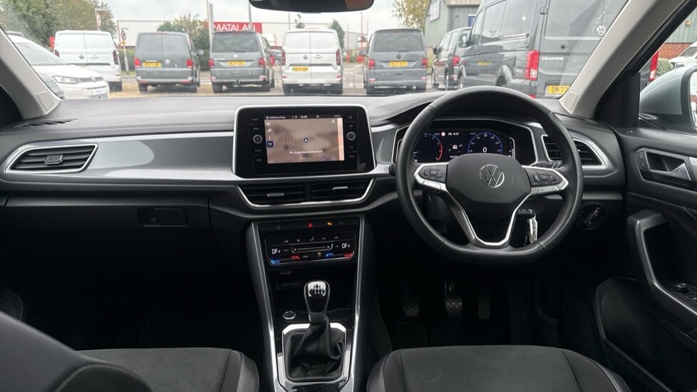 Used Volkswagen T-Roc 2024 for sale - 76297425: Photo 12