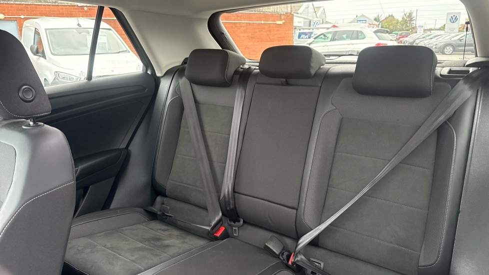 Used Volkswagen T-Roc 2024 for sale - 76297425: Photo 15