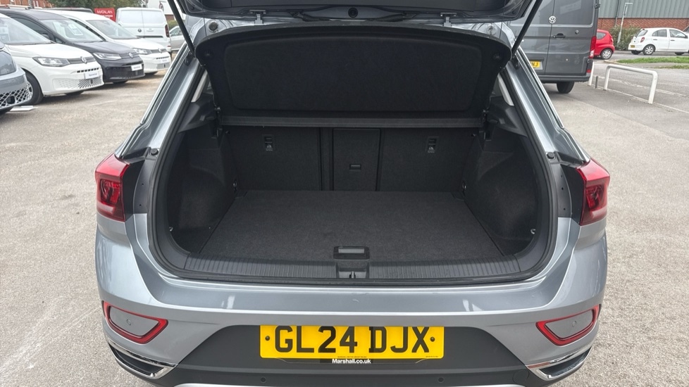 Used Volkswagen T-Roc 2024 for sale - 76297425: Photo 16