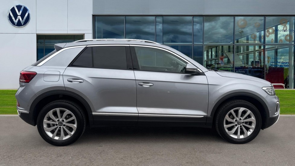 Used Volkswagen T-Roc 2024 for sale - 76297425: Photo 4