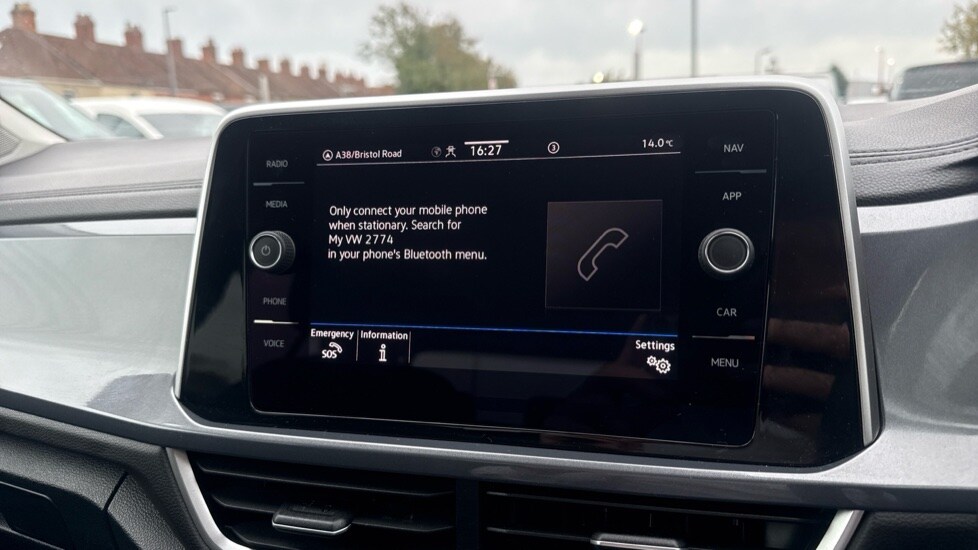 Used Volkswagen T-Roc 2024 for sale - 76297425: Photo 44