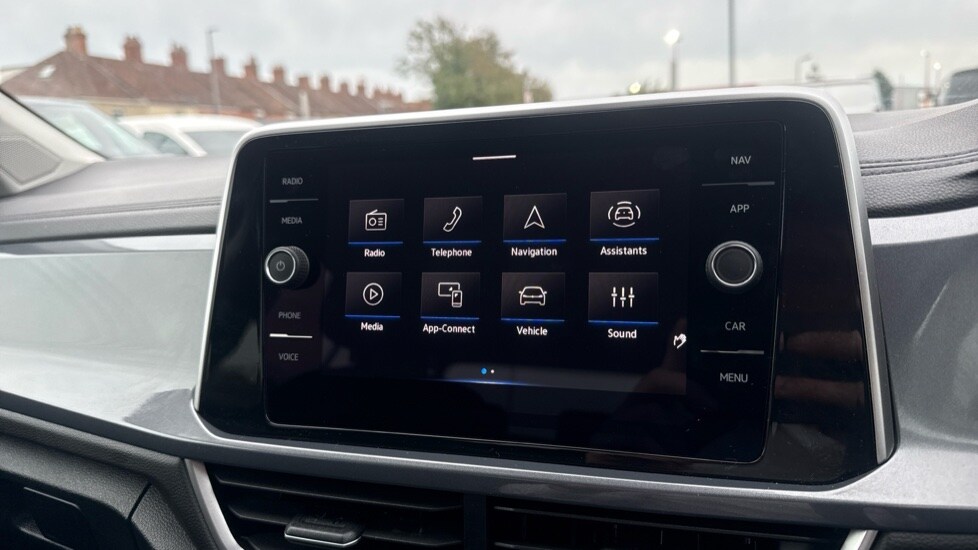 Used Volkswagen T-Roc 2024 for sale - 76297425: Photo 45