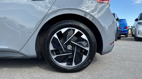 Used Volkswagen ID.3 2024 for sale - 75684618: Photo 5
