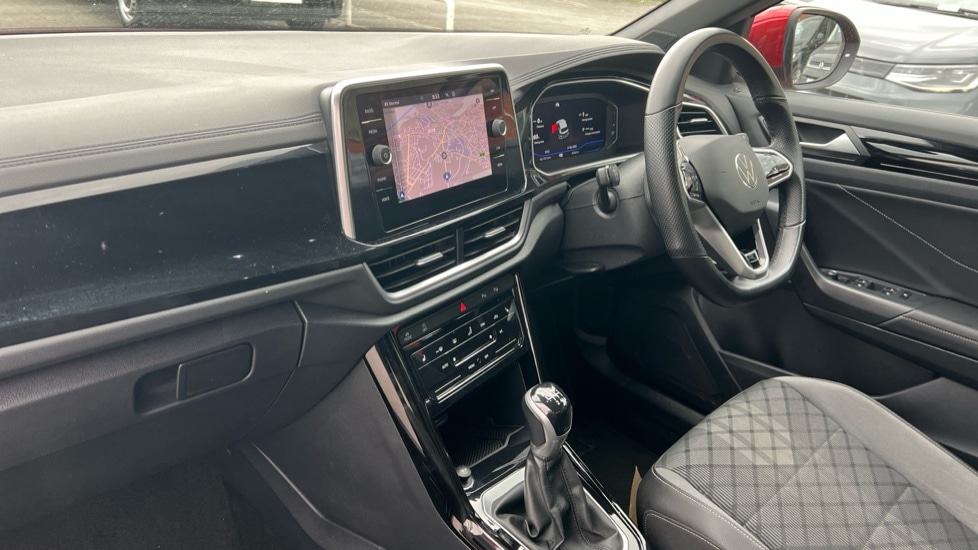 Used Volkswagen T-Roc 2022 for sale - 76868268: Photo 2