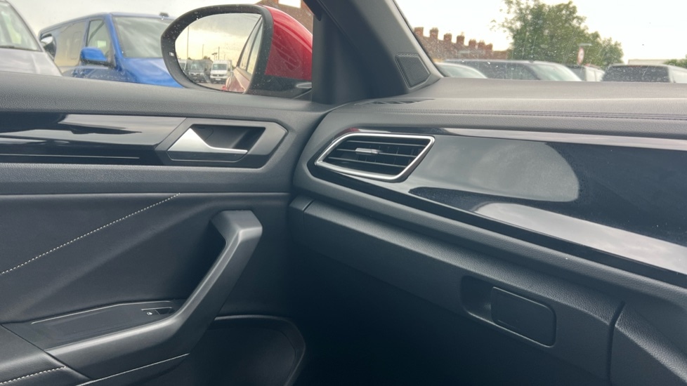 Used Volkswagen T-Roc 2022 for sale - 76868268: Photo 30