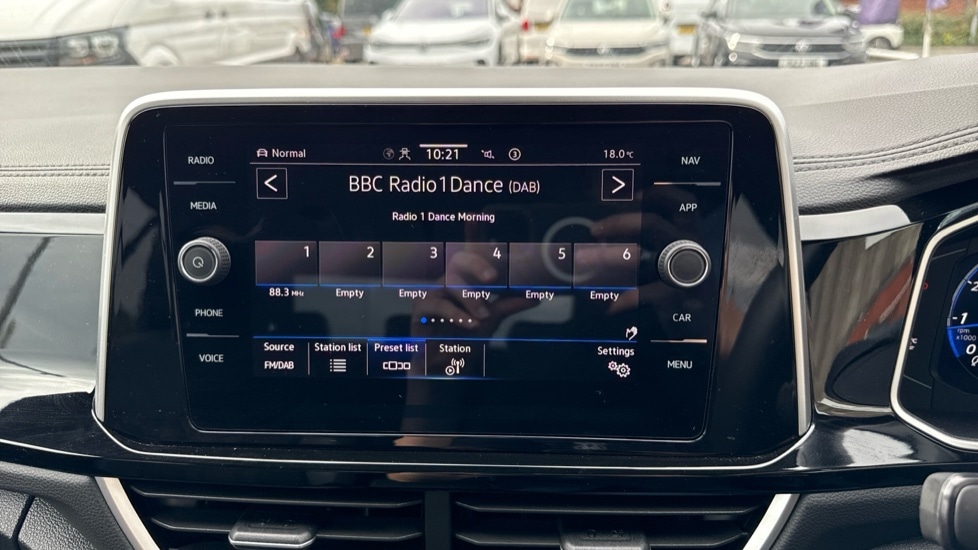 Used Volkswagen T-Roc 2024 for sale - 76870274: Photo 25