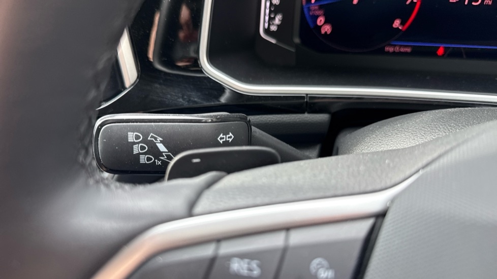 Used Volkswagen T-Roc 2024 for sale - 76870274: Photo 33