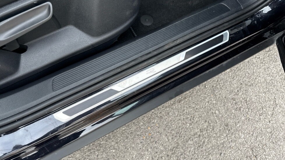 Used Volkswagen T-Roc 2024 for sale - 76870274: Photo 39