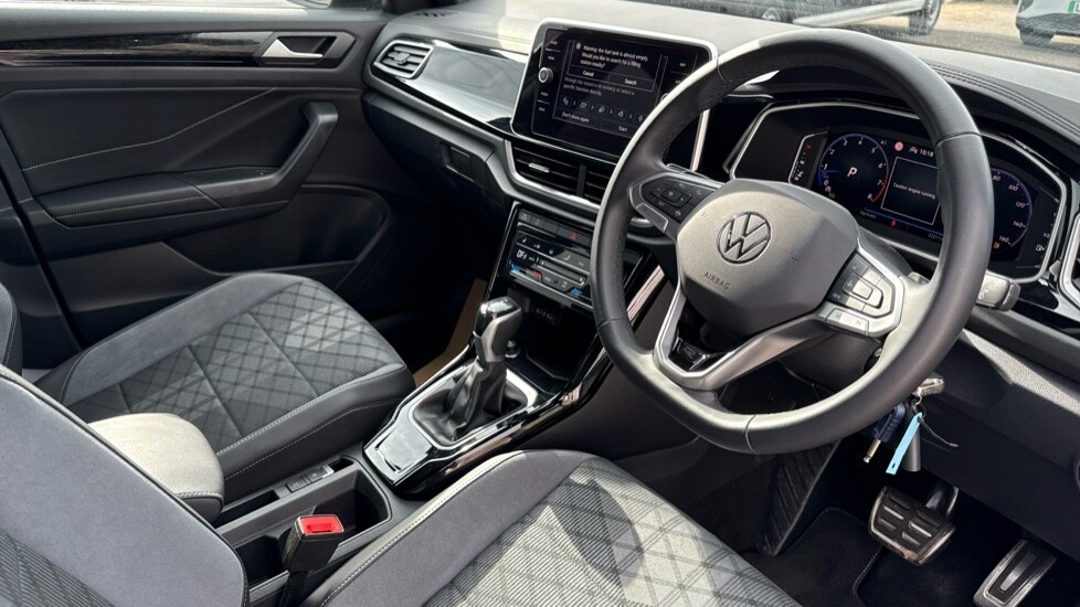 Used Volkswagen T-Roc 2024 for sale - 76870274: Photo 6