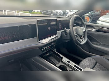 Used Volkswagen Passat 2025 for sale - 75916764: Photo