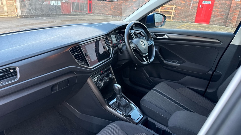 Used Volkswagen T-Roc 2019 for sale - 76874990: Photo 2