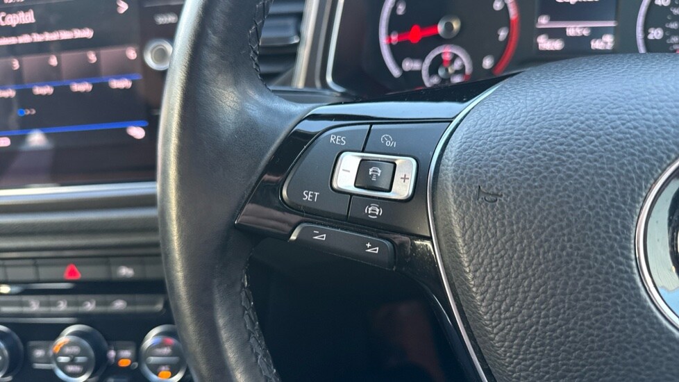 Used Volkswagen T-Roc 2019 for sale - 76874990: Photo 32