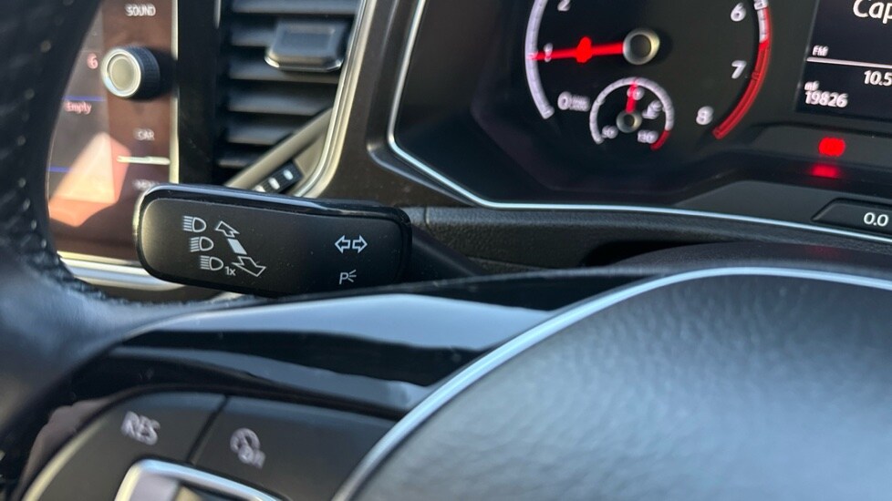 Used Volkswagen T-Roc 2019 for sale - 76874990: Photo 35