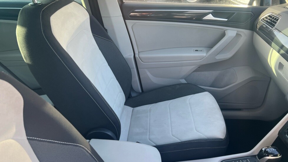 Used Volkswagen Tiguan 2022 for sale - 76874948: Photo 38