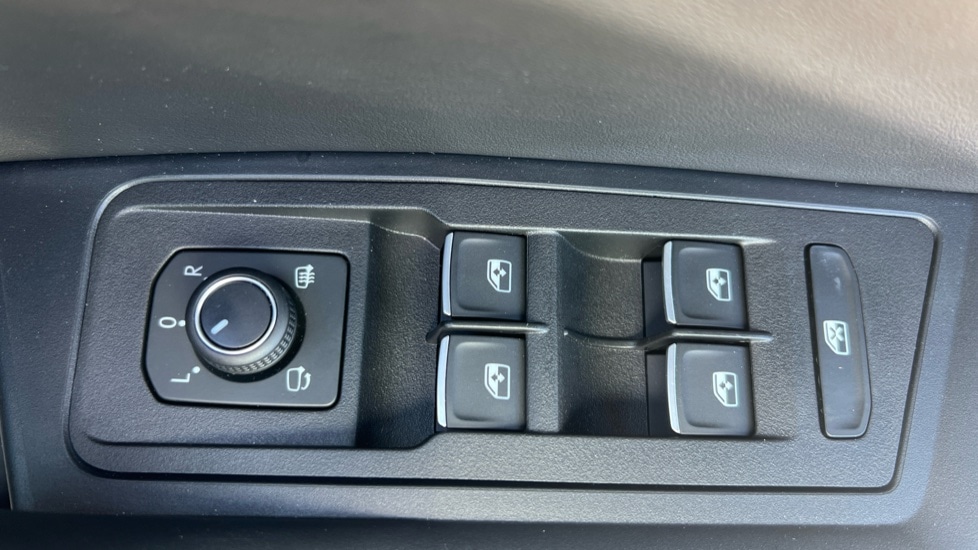 Used Volkswagen T-Roc 2025 for sale - 77031277: Photo 23