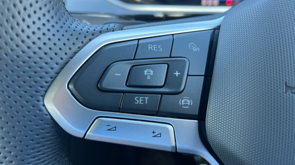 Used Volkswagen T-Roc 2025 for sale - 77031277: Photo 24