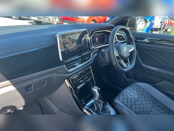 Used Volkswagen T-Roc 2025 for sale - 77031277: Photo