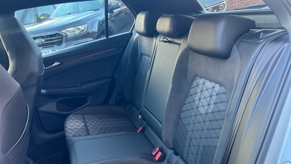 Used Volkswagen Golf 2025 for sale - 76552477: Photo 15