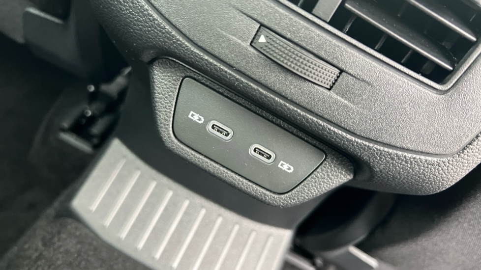 Used Volkswagen T-Roc 2024 for sale - 76661078: Photo 26