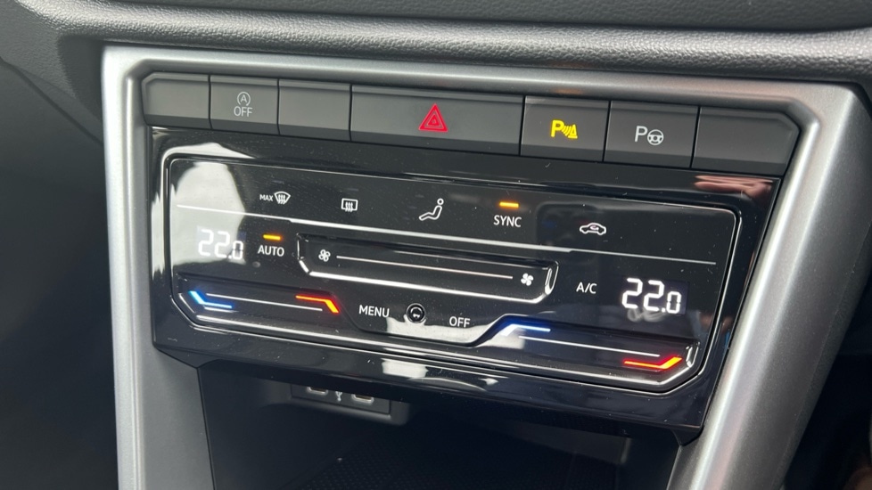 Used Volkswagen T-Roc 2024 for sale - 76661078: Photo 31