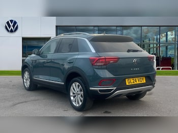 Used Volkswagen T-Roc 2024 for sale - 76479620: Photo