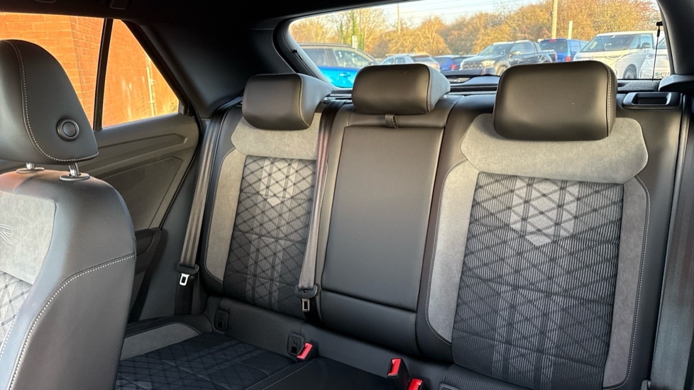Used Volkswagen T-Roc 2025 for sale - 76888720: Photo 15
