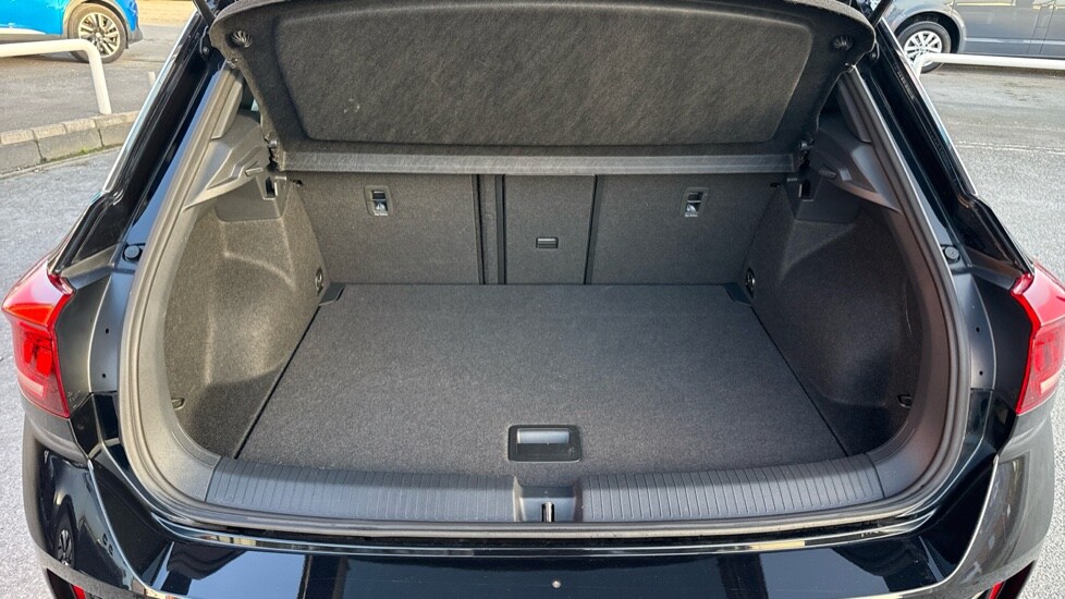 Used Volkswagen T-Roc 2025 for sale - 76888720: Photo 16