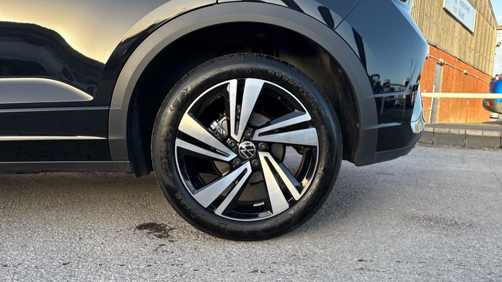 Used Volkswagen T-Roc 2025 for sale - 76888720: Photo 18